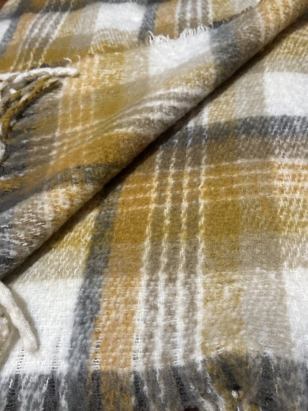 Magaschoni Home Plaid Throw Blanket Grey brown gray 50x60 Luxe fringe soft